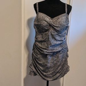 New Black/White Swimdress